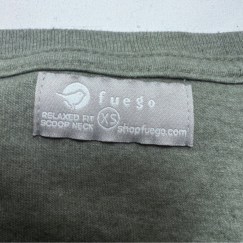 Fuego 🌈🎄Happy Holigays🎄 🌈Green T-shirt-Size XS - Picture 4 of 8